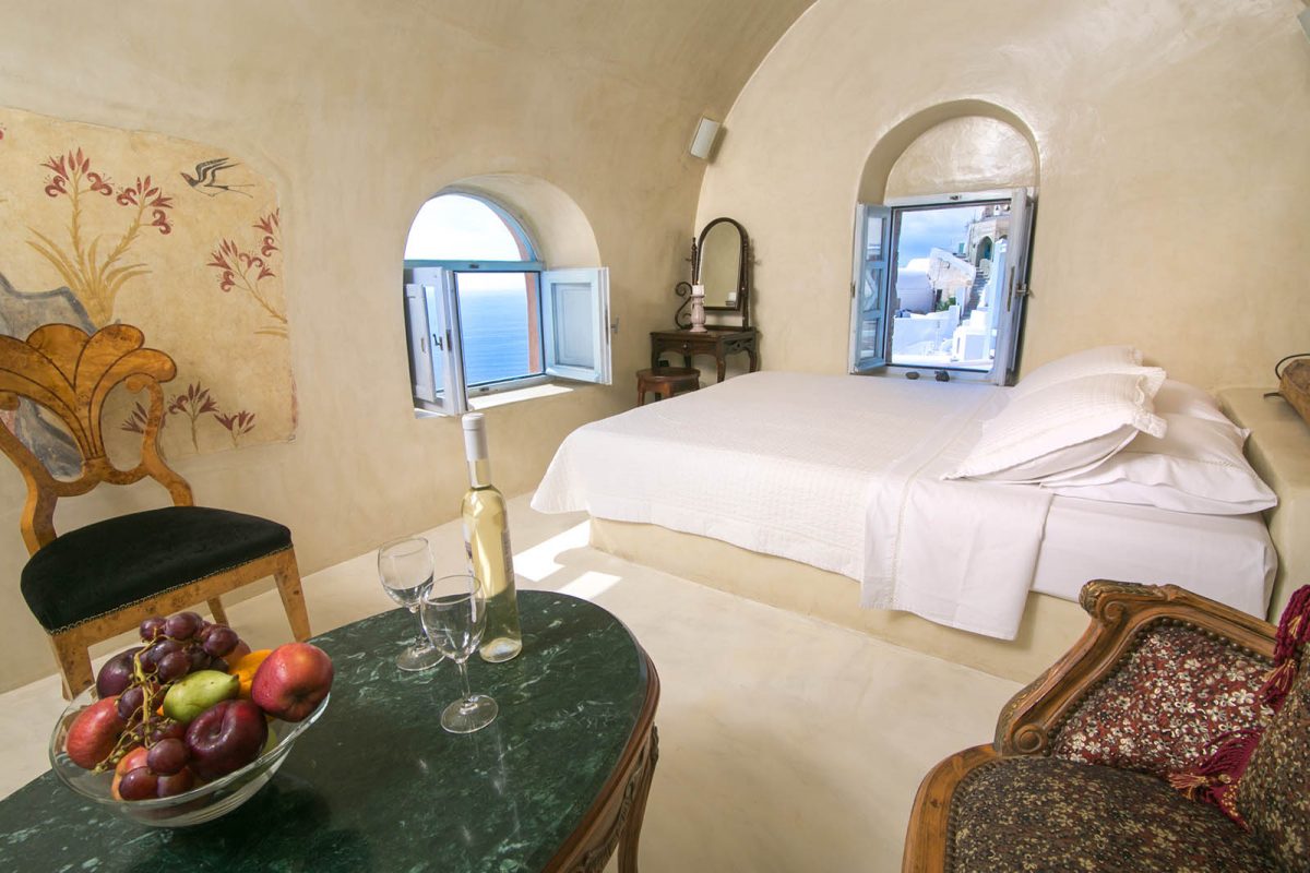 accommodation santorini greece | Kastro Oia Houses