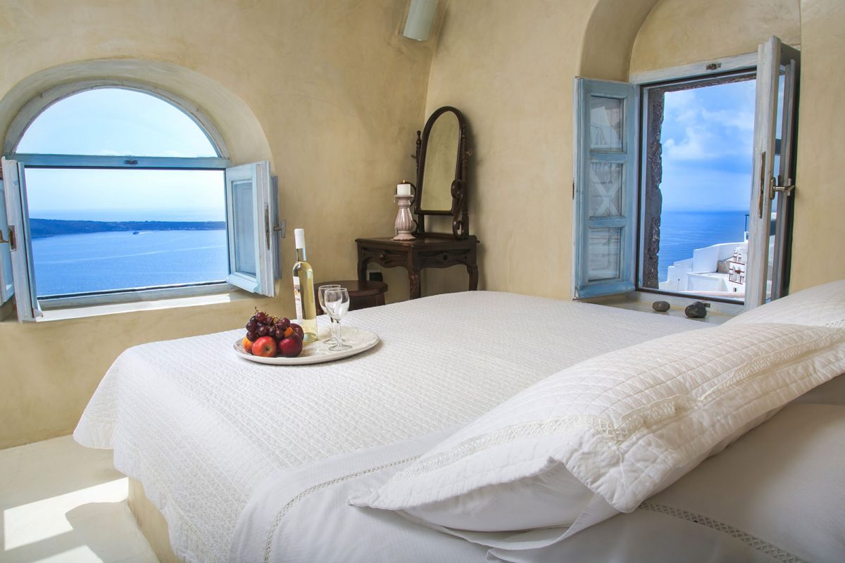 accommodation santorini greece | Kastro Oia Houses