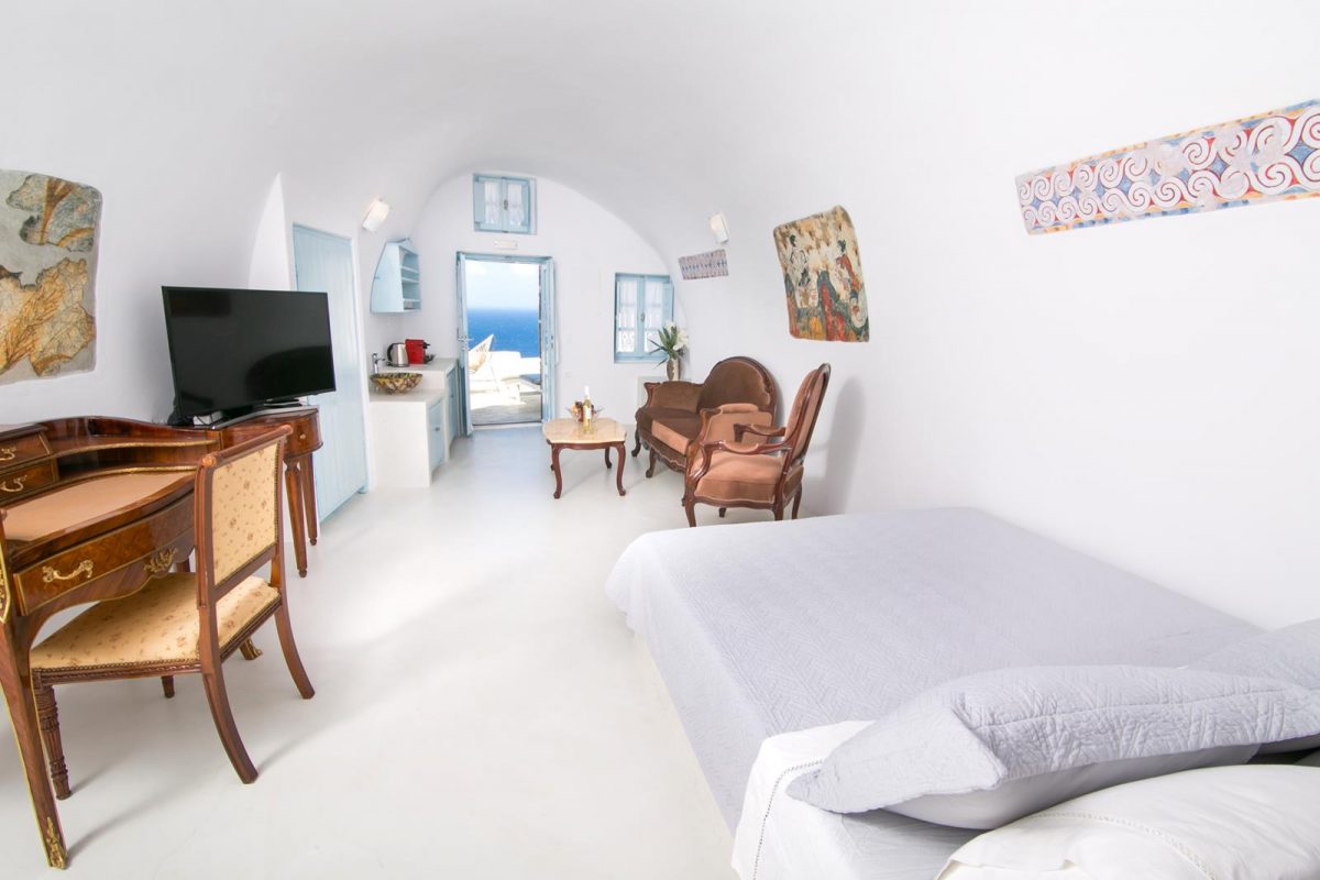 santorini oia accommodation | Kastro Oia Houses